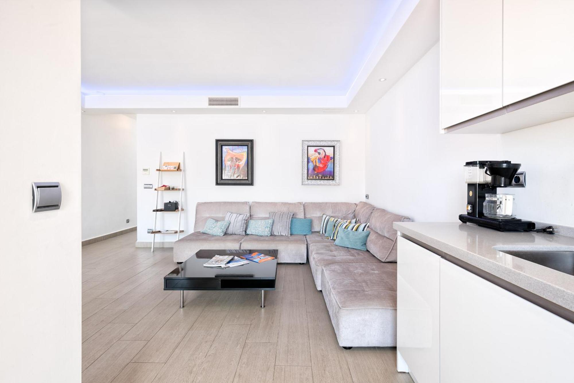 Apartamento Amazing First Line In Cabopino Marina By Costarentals - M42 *